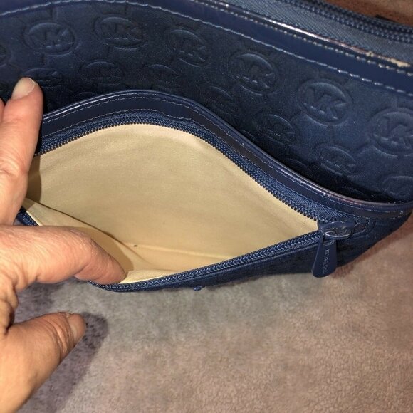 MICHAEL KORS Dark Blue Neoprene Embossed Logo Cross Body Bag Adjustable Strap - Picture 6 of 13